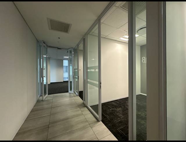 893M² OFFICE TO LET IN SANDTON CENTRAL